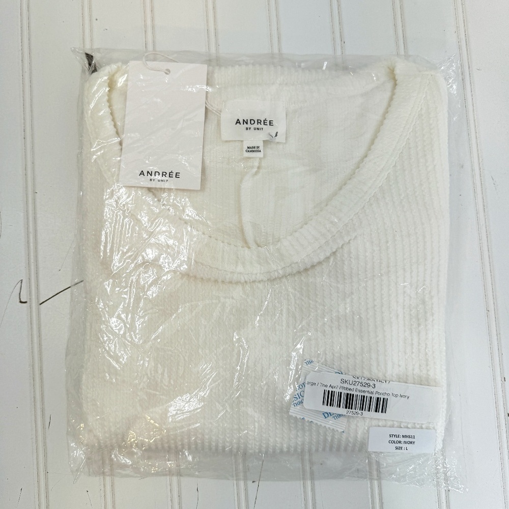 NEW Andree by Unit The April Ribbed Essential Poncho Top Ivory Large MHS11